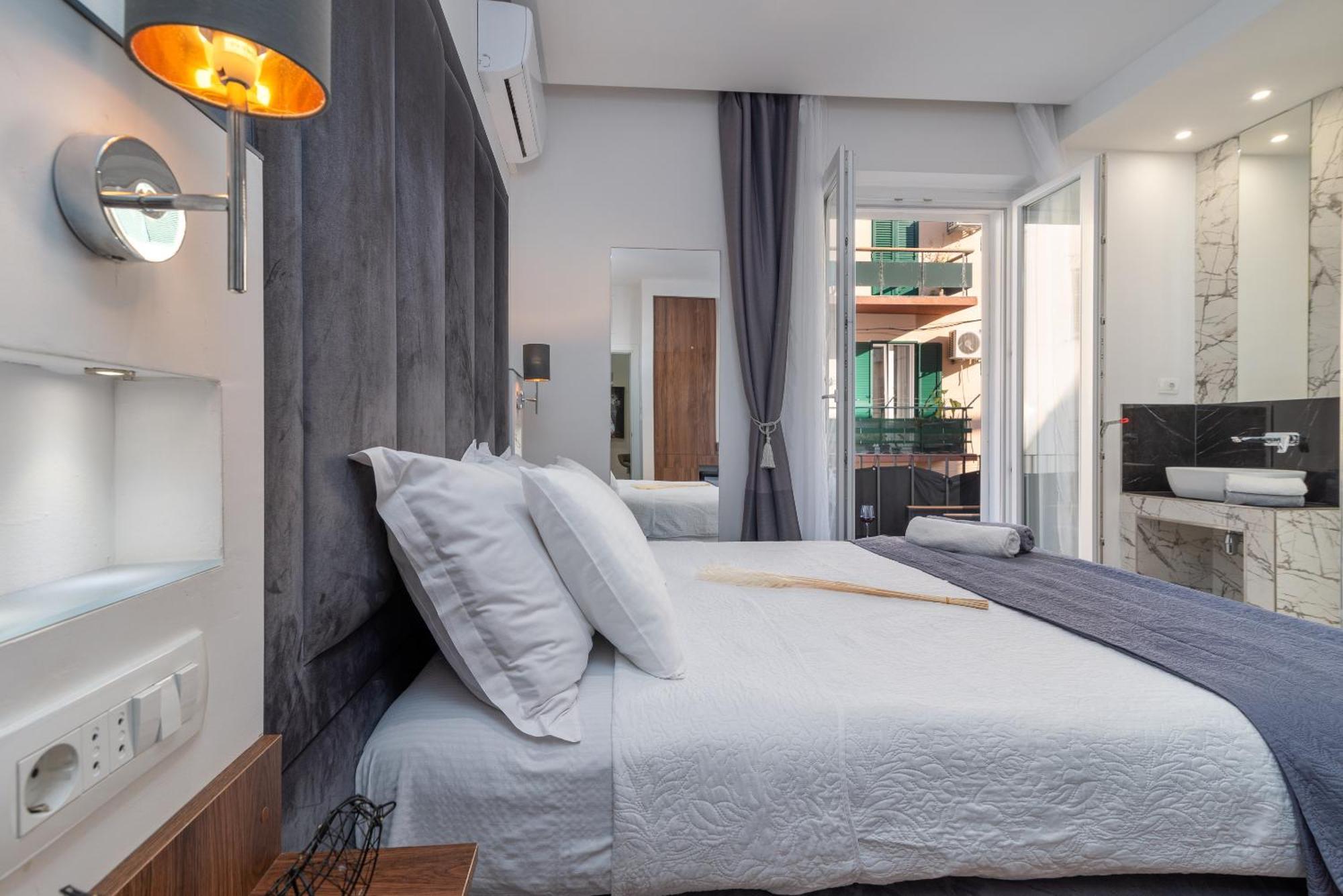 Antares Luxury Rooms 1 Split Exterior photo